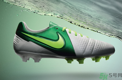 耐克鞋子多少錢一雙？耐克鞋子為什么那么貴？