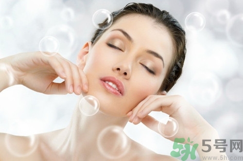 晚上要不要擦護(hù)膚品？晚上不擦護(hù)膚品好嗎？
