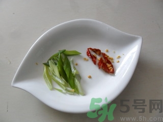 韭黃是怎么長出來的？韭黃是怎么種出來的？