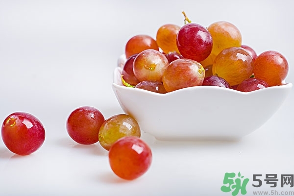 葡萄籽怎么吃效果最好？無(wú)籽葡萄對(duì)身體有害嗎？