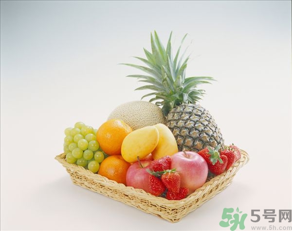 葡萄和蘋(píng)果可以一起吃嗎？葡萄和蘋(píng)果可以一起榨汁嗎？