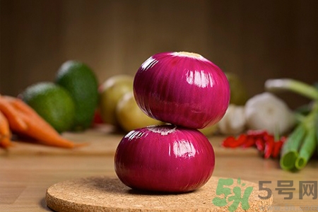 吃洋蔥的好處和壞處是什么？吃洋蔥可以降血糖嗎？