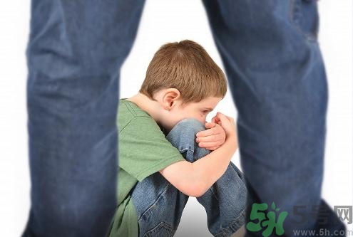 打罵孩子是犯罪行為嗎？打罵孩子對孩子的影響