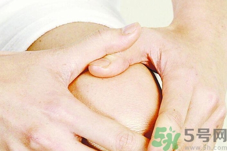 來(lái)月經(jīng)前膝蓋疼怎么回事？月經(jīng)膝蓋疼怎么辦？