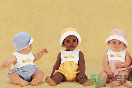 小孩皮膚黑怎么回事？小孩皮膚黑怎么變白？