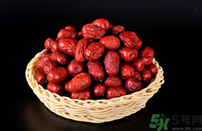 灰棗和紅棗哪種營(yíng)養(yǎng)高？灰棗和紅棗的區(qū)別