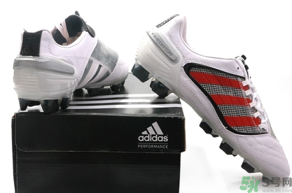 阿迪達斯鞋子怎么辨別真假？阿迪達斯鞋子辨別真假