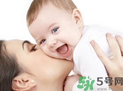 寶寶夜奶什么時候斷開？寶寶夜奶怎么斷