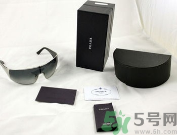 普拉達(dá)太陽鏡真假怎么辨別?prada太陽鏡真假鑒別圖 普拉達(dá)太陽鏡真假怎么辨別?prada太陽鏡真假鑒別圖