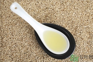 芝麻油的營養(yǎng)價值 芝麻油的功效與作用 芝麻油的營養(yǎng)價值 芝麻油的功效與作用