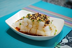 芝麻油的營養(yǎng)價值 芝麻油的功效與作用 芝麻油的營養(yǎng)價值 芝麻油的功效與作用