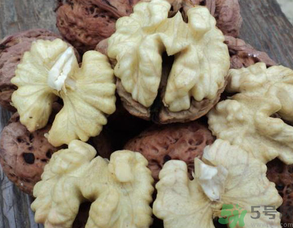 新鮮核桃能吃嗎？新鮮核桃能生吃嗎？