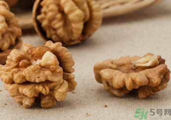 紙皮核桃和薄皮核桃的區(qū)別？紙皮核桃和薄皮核桃哪個好？