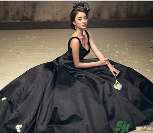 結(jié)婚可以穿黑襯衫嗎？參加婚禮可以穿黑色衣服嗎？