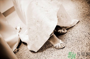新娘可以穿黑色鞋子嗎?新娘鞋子有什么講究? 新娘可以穿黑色鞋子嗎?新娘鞋子有什么講究?