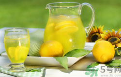 用檸檬水洗臉好嗎？怎么用檸檬水洗臉