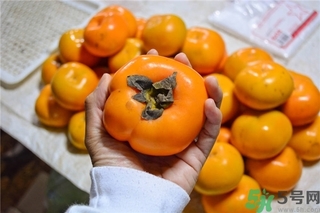 柿子和螃蟹一起吃有毒嗎？柿子不能和什么同食？