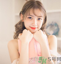 皮膚不白的人染什么顏色的頭發(fā)？頭發(fā)顏色怎么選擇？