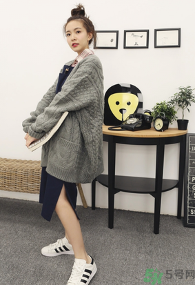 針織衫什么顏色好看？針織開衫什么顏色百搭？