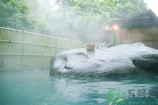 泡溫泉可以喝酒嗎？喝酒后能泡溫泉嗎？