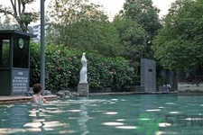 泡溫泉可以邊吃邊泡嗎？空腹泡溫泉好不好？