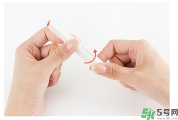 悅詩風吟水韻凝采唇膏價格 悅詩風吟水韻凝采唇膏怎么用？