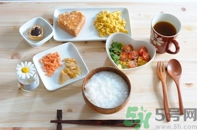 早餐怎么吃才健康？上班族早餐吃什么好？