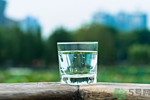 蘇打水可以喝嗎？小蘇打能吃嗎？