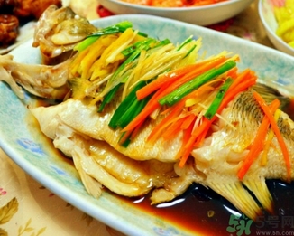 鱸魚(yú)的熱量是多少？清蒸鱸魚(yú)的熱量是多少？