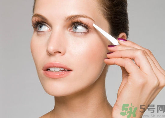 修眉刀可以帶上飛機(jī)嗎?修眉刀可以托運嗎? 修眉刀可以帶上飛機(jī)嗎?修眉刀可以托運嗎?