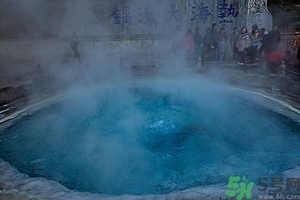 泡溫泉什么季節(jié)最好？泡溫泉的最佳時間長度