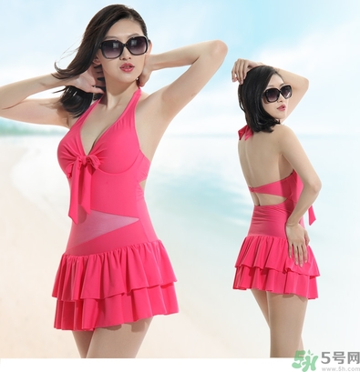 泡溫泉穿什么衣服？泡溫泉穿什么樣的泳衣？