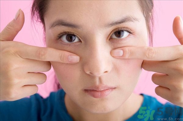 天生腫眼泡怎么消除？天生腫眼泡怎么辦？