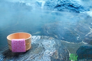 泡溫泉什么季節(jié)最好？泡溫泉的最佳時間長度