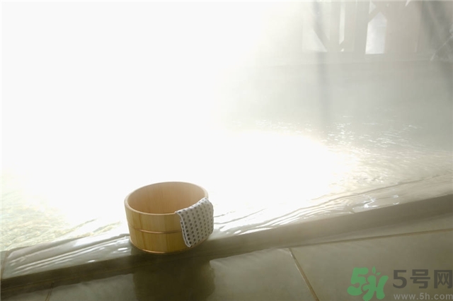 泡溫泉需要帶什么東西？泡溫泉需要準備什么東西？