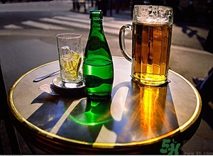 小蘇打能治癌癥嗎？蘇打水可以治癌癥嗎？