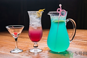 蘇打水可以喝嗎？小蘇打能吃嗎？