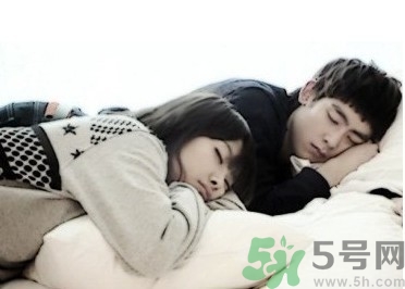 受孕成功后有什么癥狀？早孕試紙一深一淺是懷孕了嗎？