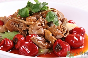 豬大腸的營養(yǎng)價值 豬大腸的功效與作用 豬大腸的營養(yǎng)價值 豬大腸的功效與作用