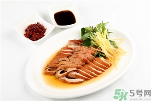 豬大腸的營養(yǎng)價值 豬大腸的功效與作用 豬大腸的營養(yǎng)價值 豬大腸的功效與作用