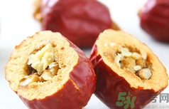 紅棗夾核桃的營養(yǎng)價值 紅棗夾核桃的功效與作用 紅棗夾核桃的營養(yǎng)價值 紅棗夾核桃的功效與作用