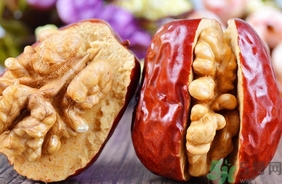 紅棗夾核桃的營養(yǎng)價值 紅棗夾核桃的功效與作用 紅棗夾核桃的營養(yǎng)價值 紅棗夾核桃的功效與作用