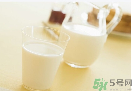 嬰兒奶粉大人能喝嗎？嬰兒奶粉大人喝了會怎樣？