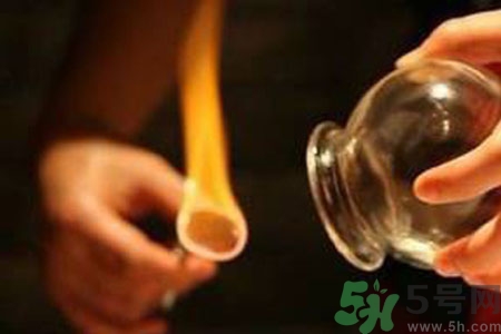 老人能在家拔火罐嗎？老年人拔火罐需要注意什么？