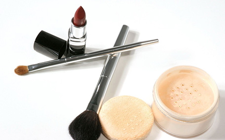 散粉用在頭發(fā)上會(huì)禿頭嗎 散粉可以用在頭發(fā)上嗎