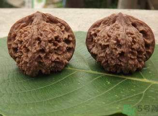 干核桃怎么去皮？干核桃怎么去殼？