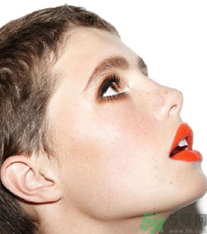 珊瑚色口紅適合什么人？珊瑚色口紅適合什么膚色？