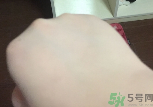 歐貝詩v7素顏霜怎么樣?歐貝詩v7素顏霜好用嗎? 歐貝詩v7素顏霜怎么樣?歐貝詩v7素顏霜好用嗎?