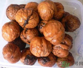 核桃長毛了還能吃嗎？核桃長毛了怎么辦？