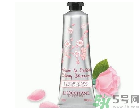 護(hù)手霜的使用方法 護(hù)手霜的正確使用方法 護(hù)手霜的使用方法 護(hù)手霜的正確使用方法